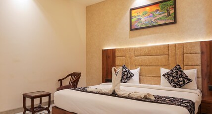 Hotel TAJ Pearl ( Near TAJ MAHAL) Room Type - Deluxe Double Room Hotel TAJ Pearl ( Near TAJ MAHAL) Room Type - Deluxe Double Room