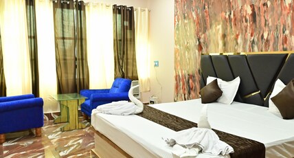 Hotel Golden Palace Room Type - Deluxe AC