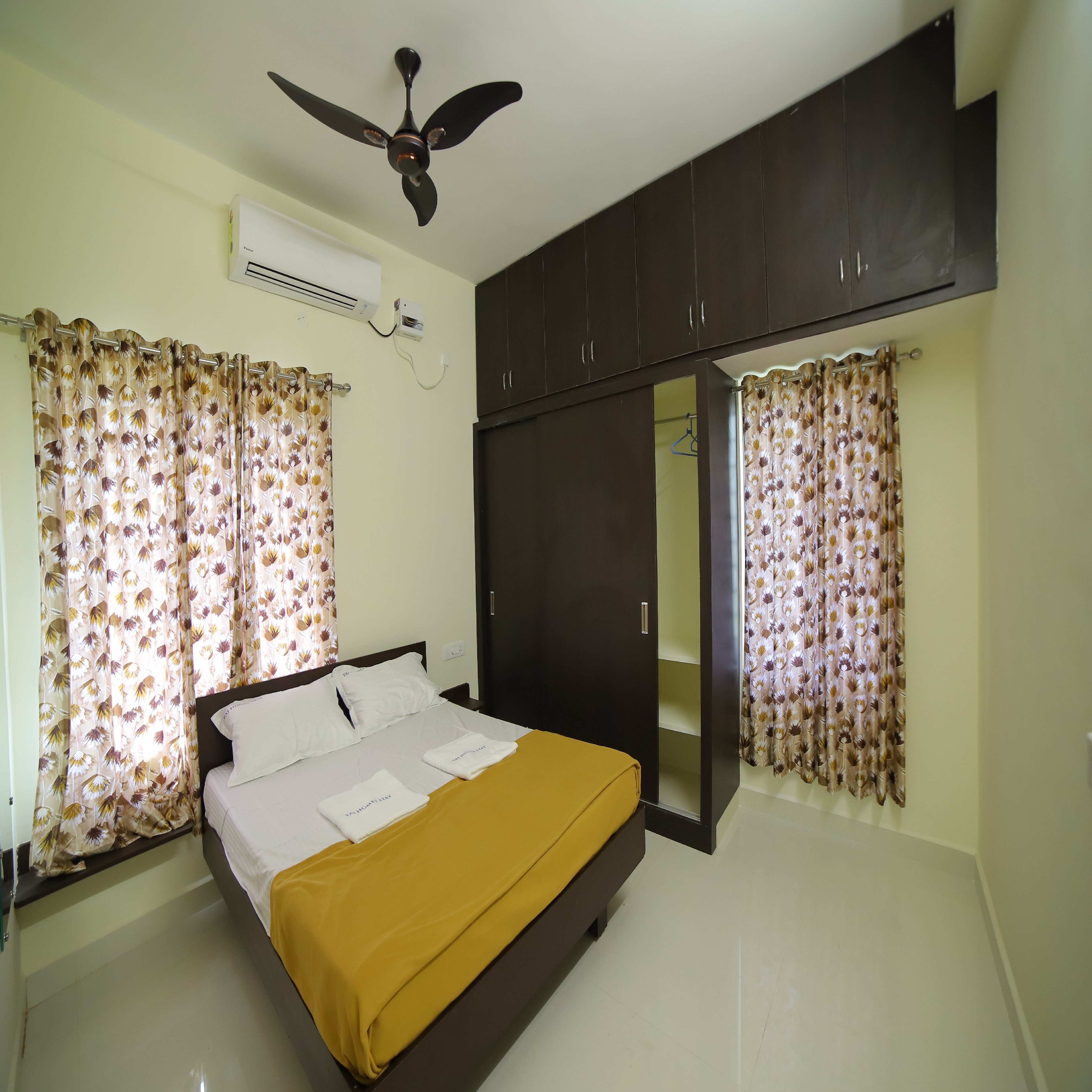 Taj HomesStay - Tap to explore photos
