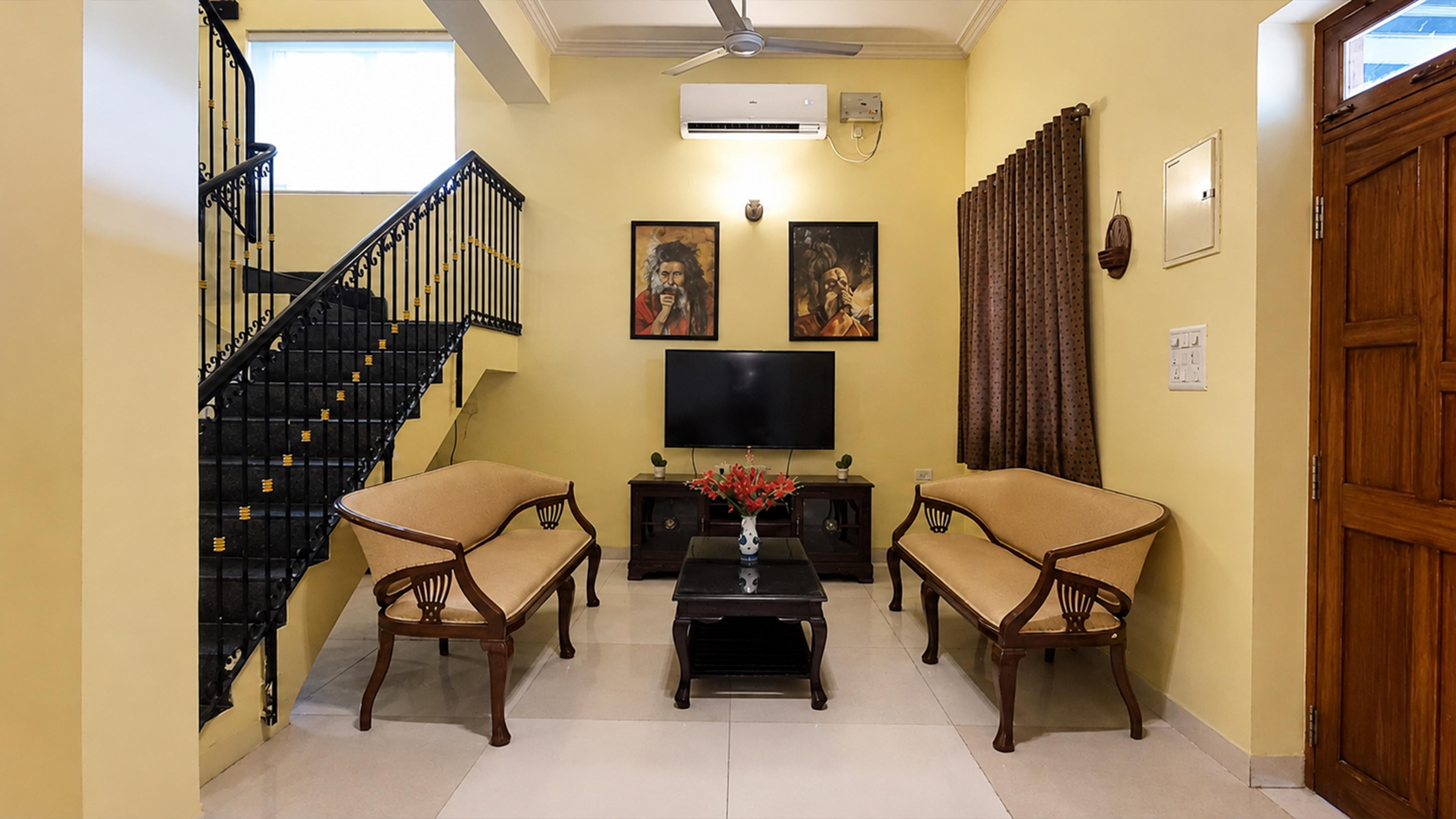 Yellow Private Pool Villa - 3BHK | Caretaker | Wifi - Tap to explore photos