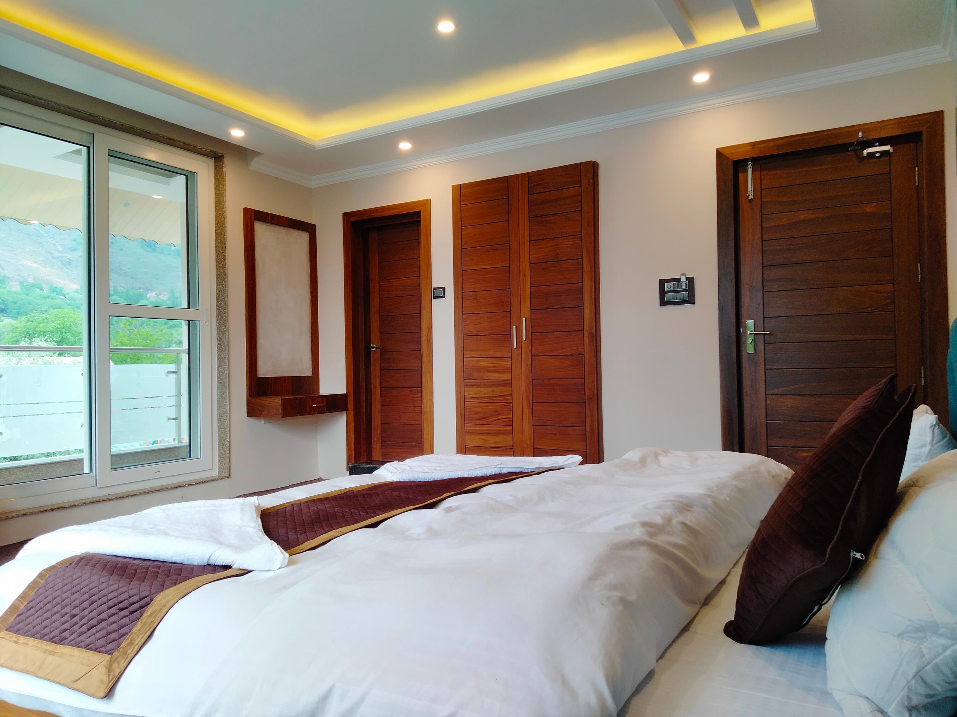 Melon Tree Resorts Room Type - Deluxe Room With Heating Blanket and Heater