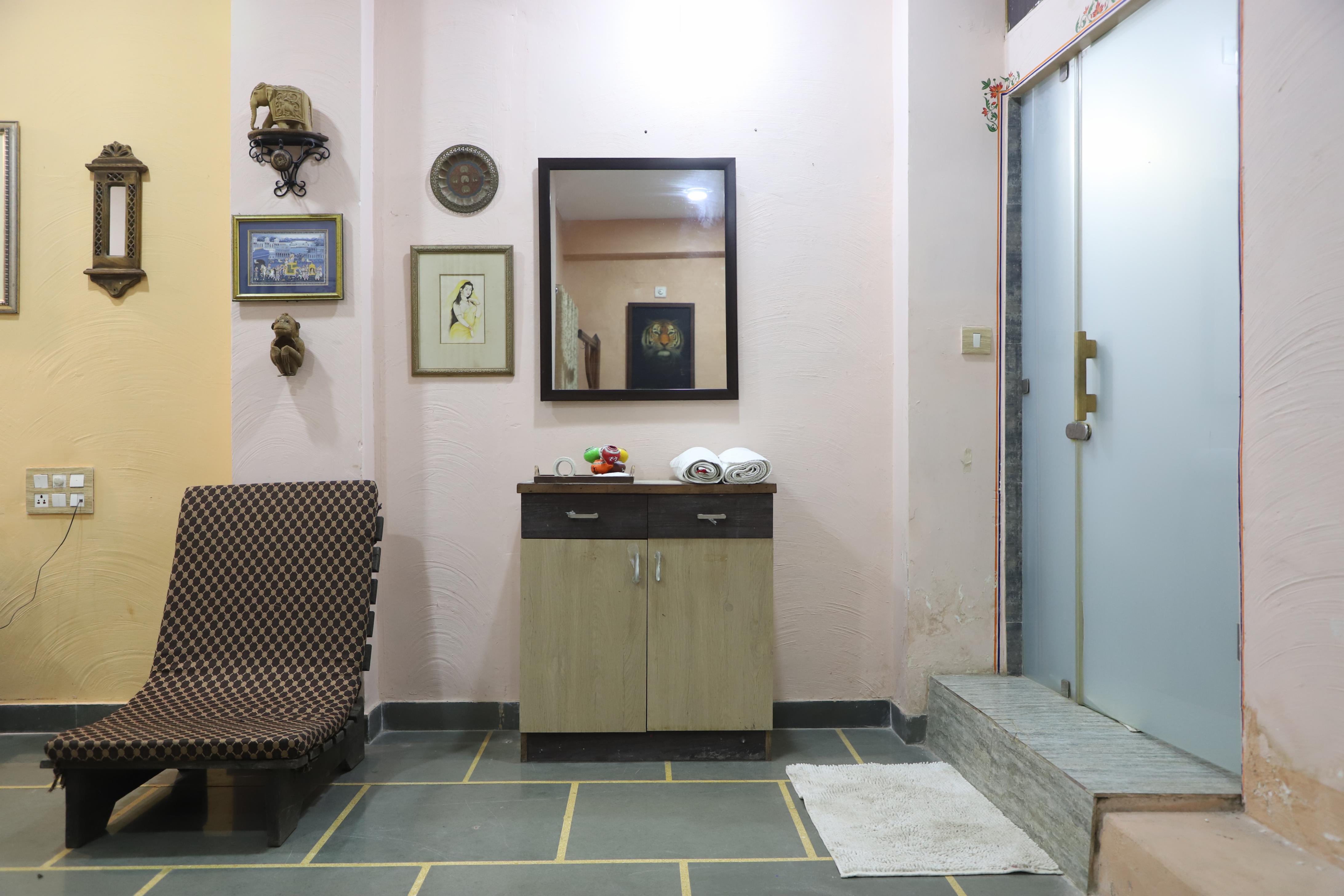 Hotel Tulsi Niwas - Tap to explore photos