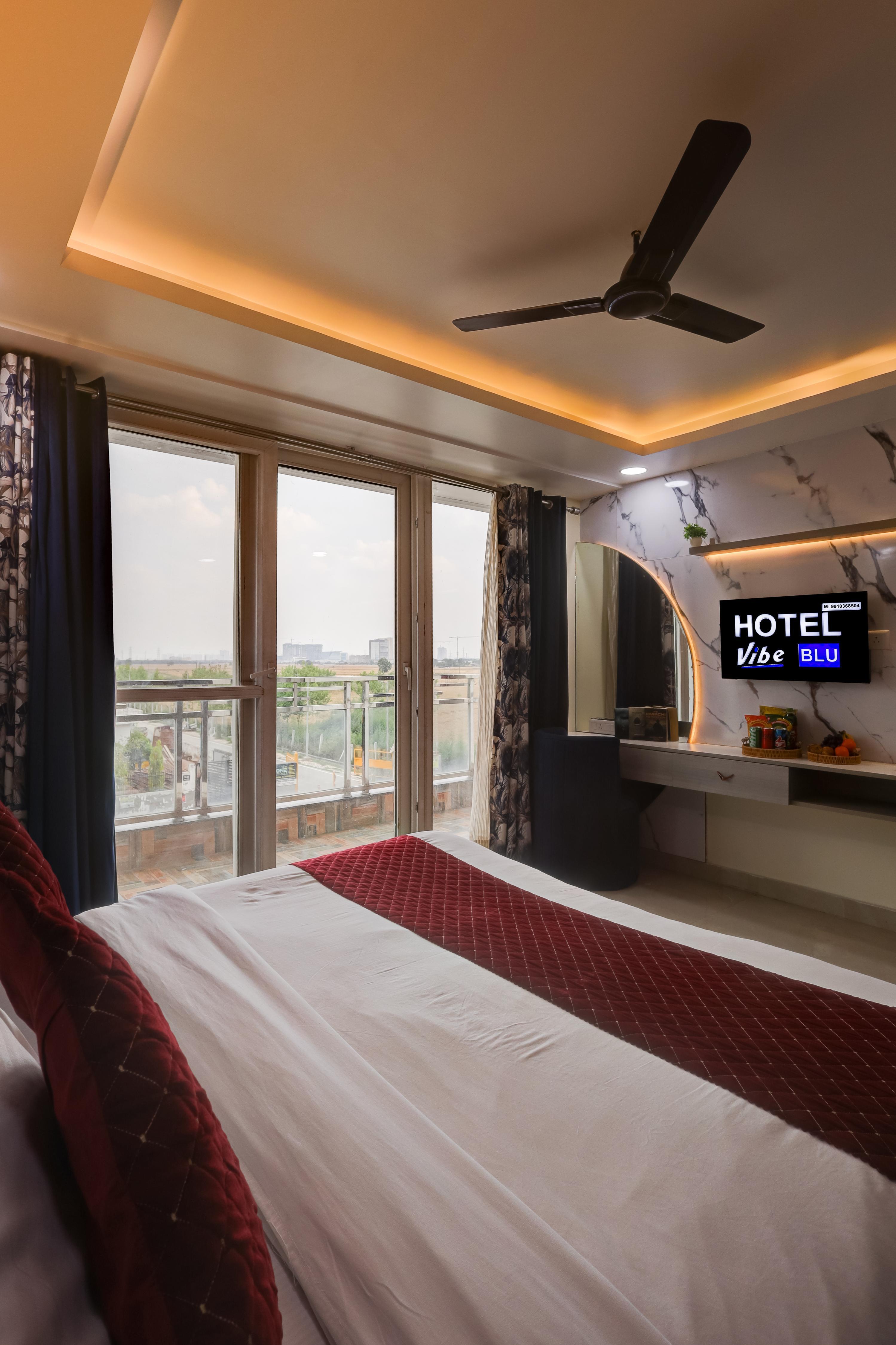 Hotel Vibe BLU & Banquet Advant Expressway - Tap to explore photos
