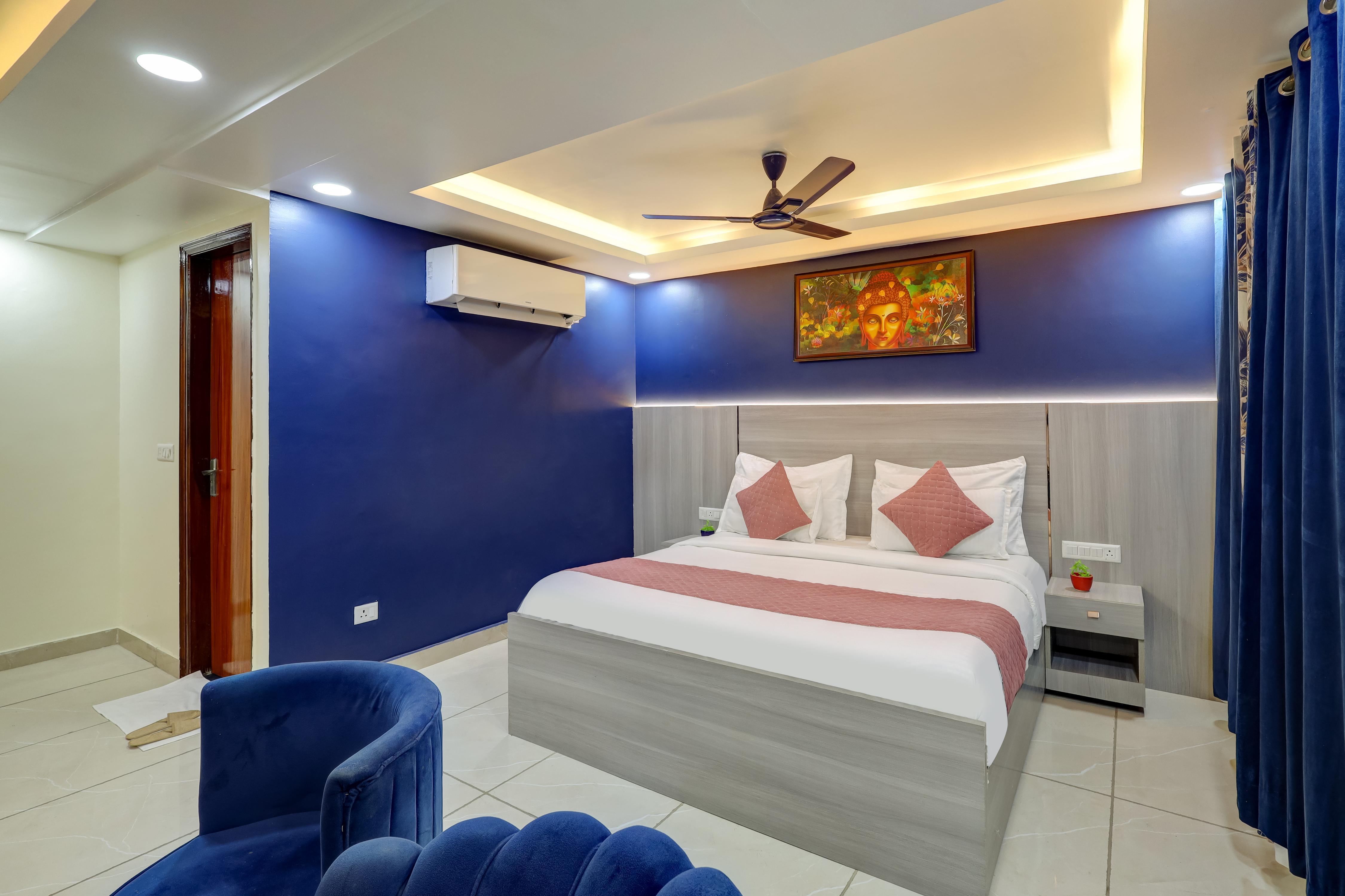 Hotel Vibe BLU & Banquet Advant Expressway - Tap to explore photos