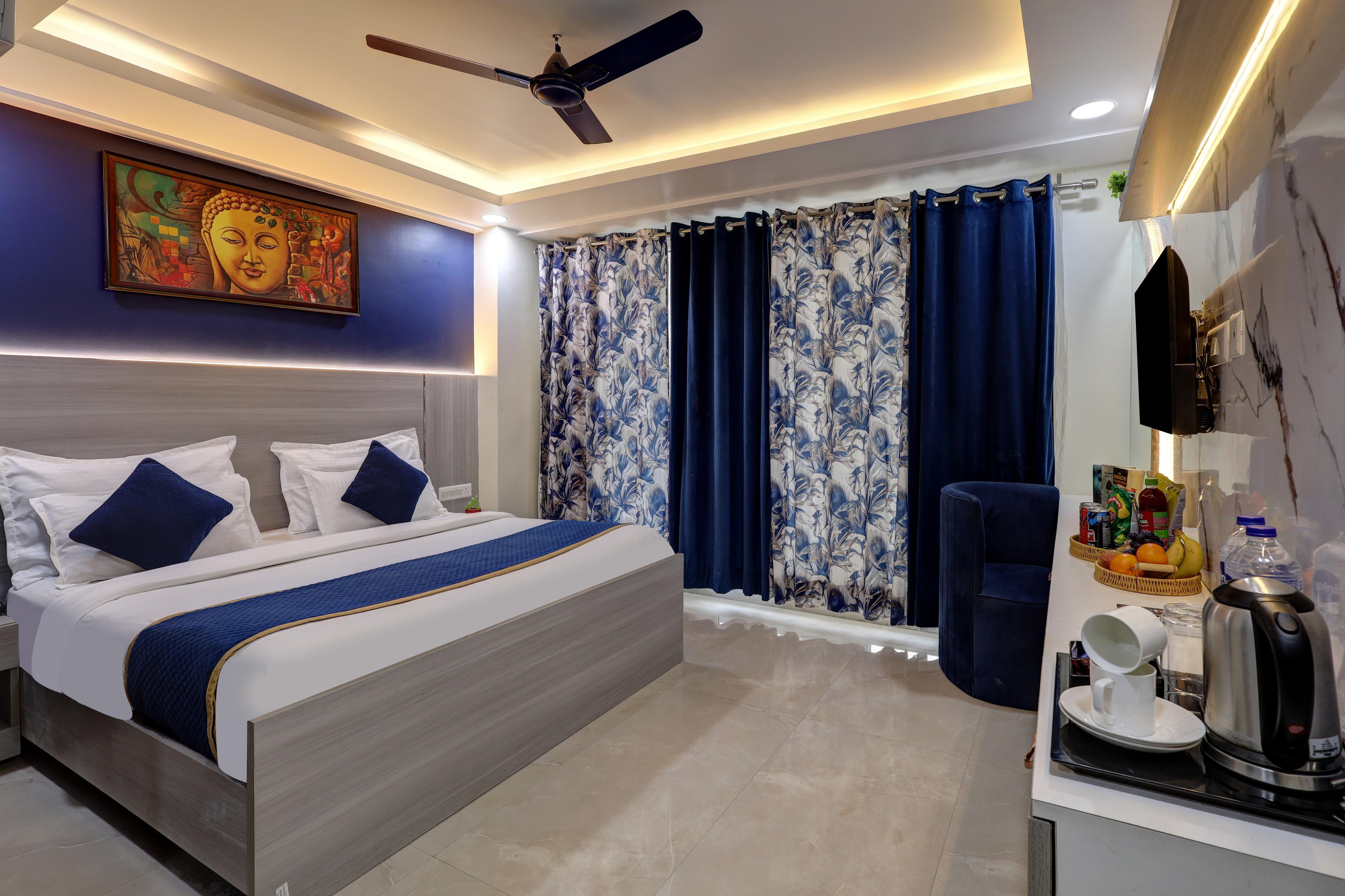 Hotel Vibe BLU & Banquet Advant Expressway - Tap to explore photos