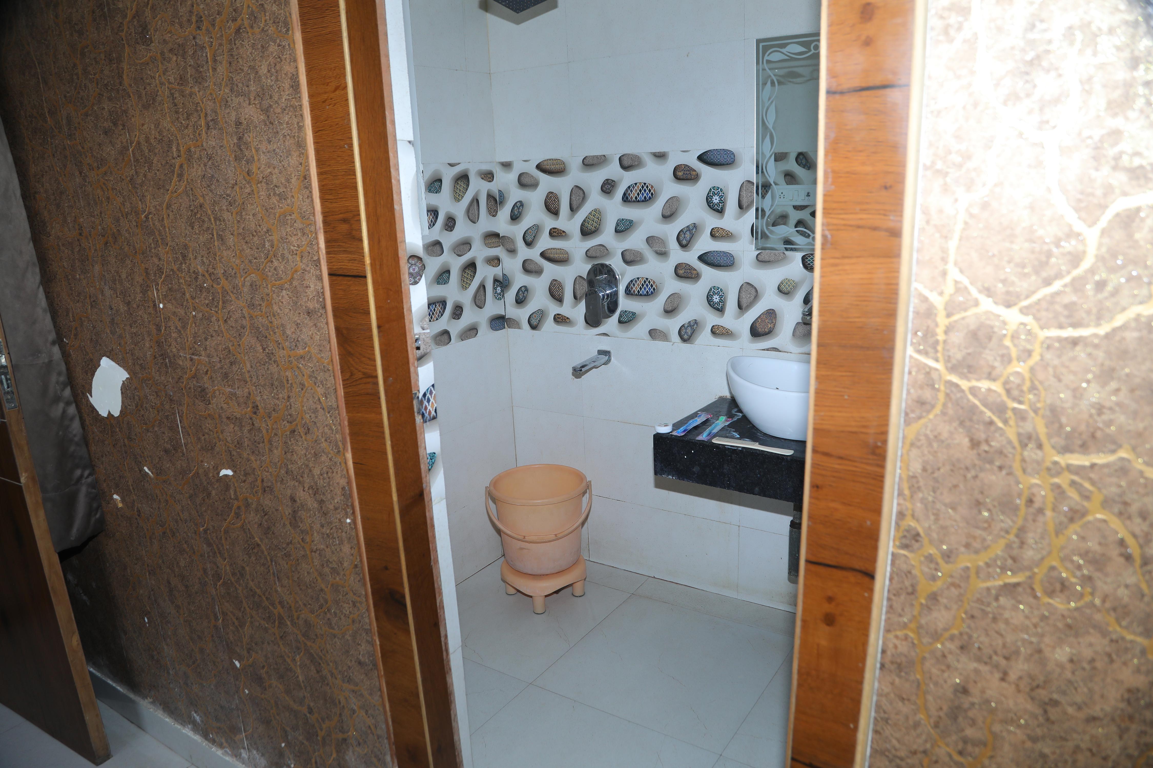 HOTEL GULMOHAR Room Type - Deluxe Room