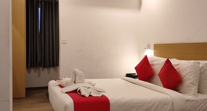 HOTEL A P S TOWNHOUSE Room Type - Deluxe Room With Air Conditioning Free Wifi HOTEL A P S TOWNHOUSE Room Type - Deluxe Room With Air Conditioning Free Wifi