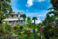 Hilltop Hideaway | Mountain-view Rooms