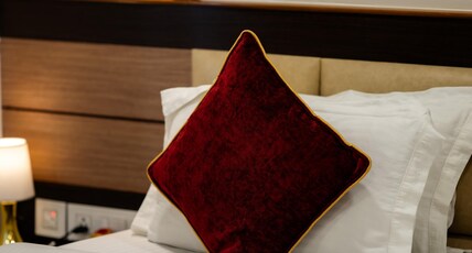 Hotel Gharana Tree Room Type - Deluxe Room