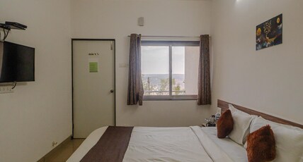 Strawberry County Room Type - Deluxe Room with Balcony