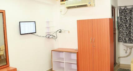 UNIVERSAL RESIDENCY Room Type - Deluxe Double Bed AC Room