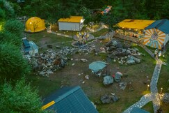 Whoopers Boutique Resort