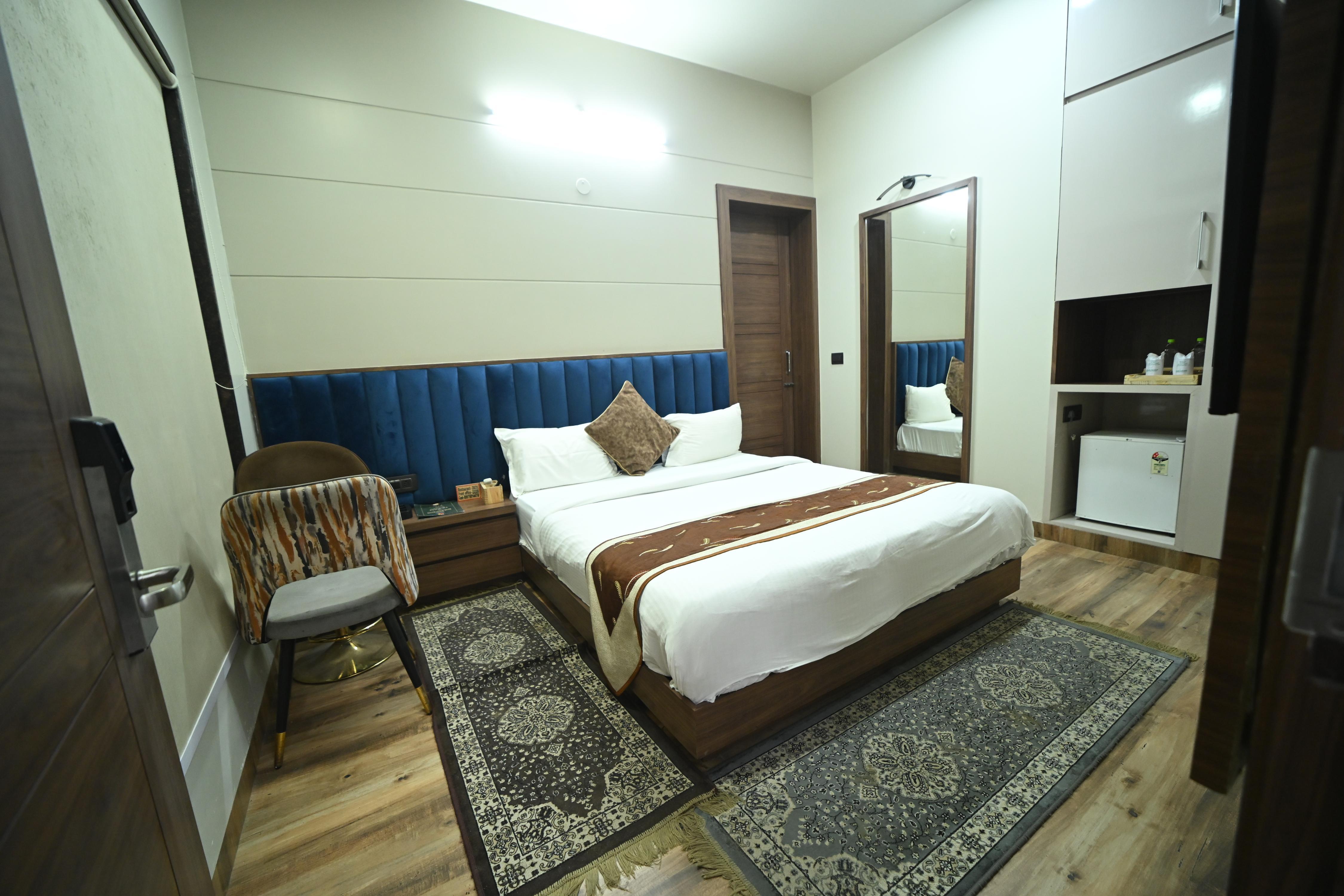 HARSH UDYAN RESORT- 15km from Aligarh Railway Station - Tap to explore photos