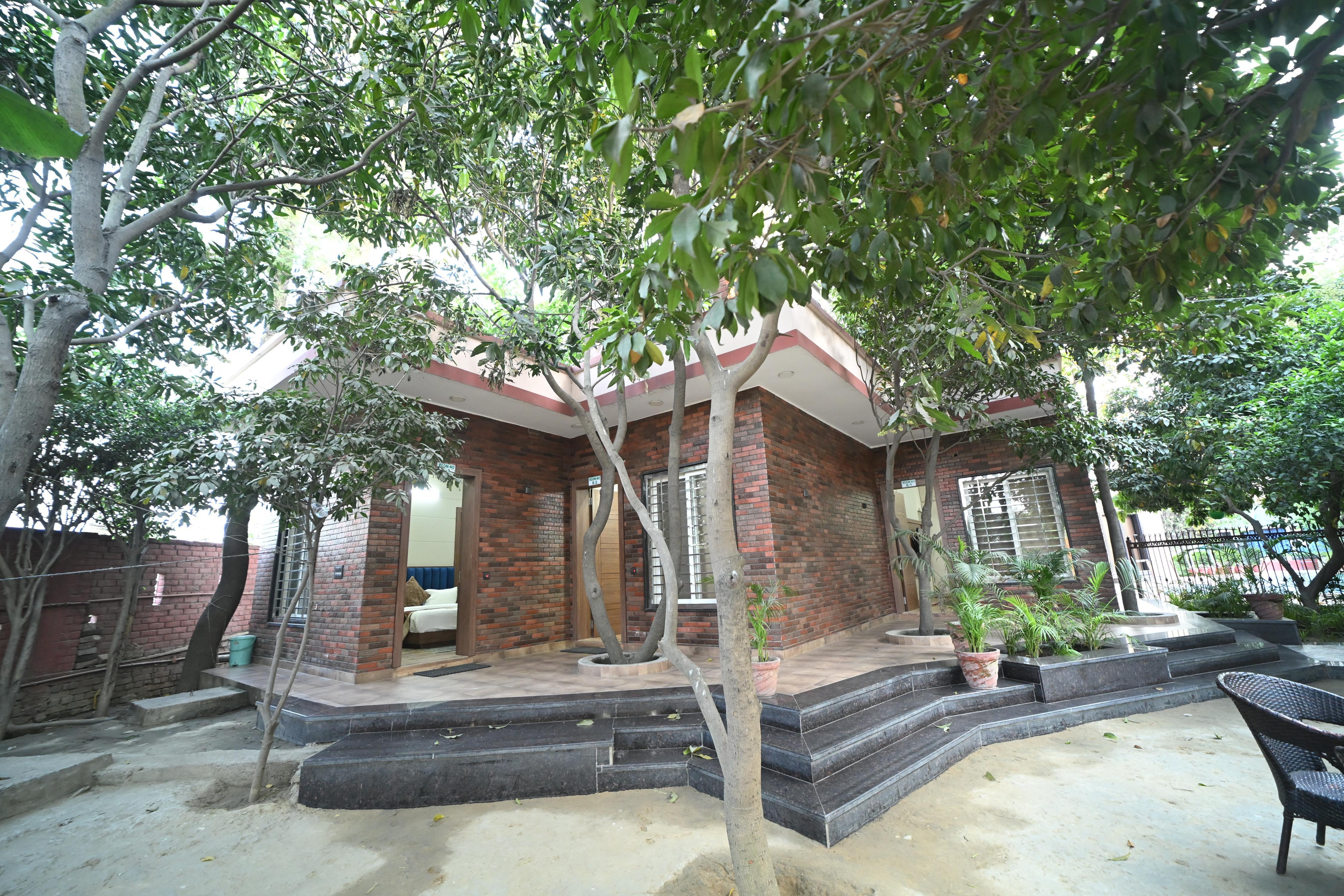 HARSH UDYAN RESORT- 15km from Aligarh Railway Station - Tap to explore photos