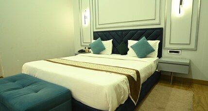 HARSH UDYAN RESORT- 15km from Aligarh Railway Station Room Type - SUPER DELUXE ROOM with KING BED