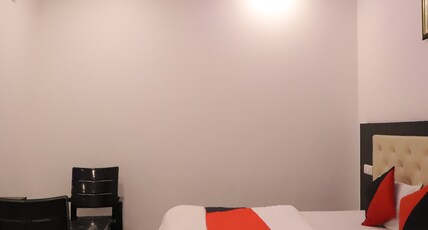 Anand Sewa Dham Room Type - Deluxe Room