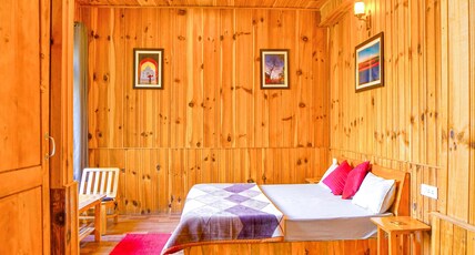 Apple Blush Retreat Room Type - King Room with Mountain View ( First Floor)