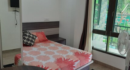 Green Lodge Homestay Room Type - Garden-facing Queen Room
