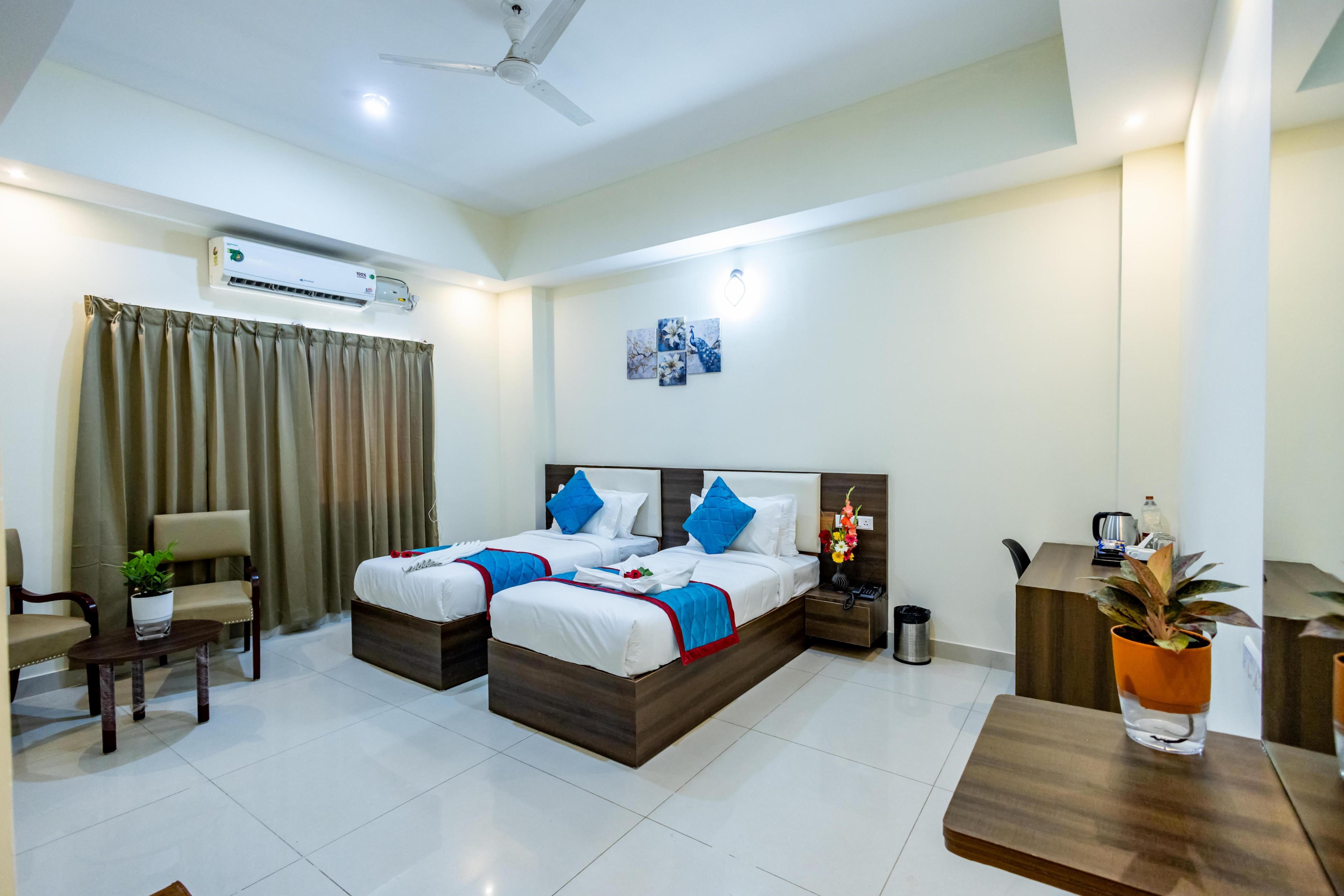 Suraksha Stay Kundalahalli Hotel Room Type - Deluxe Twin Room