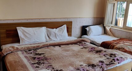 Hotel Hill Top Room Type - Deluxe Room with 3 Beds