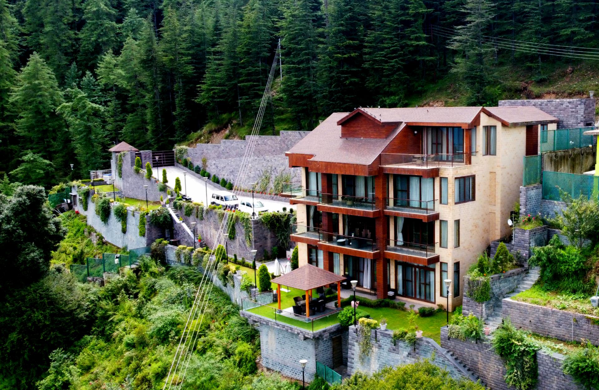 Aranya Himalayan Retreat Mashobra / 5 Bedroom Villa / Earthaa Escapes - Tap to explore photos