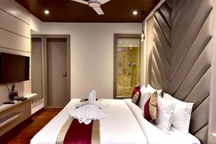 HOTEL CENTELLA - 250m from Railway Station