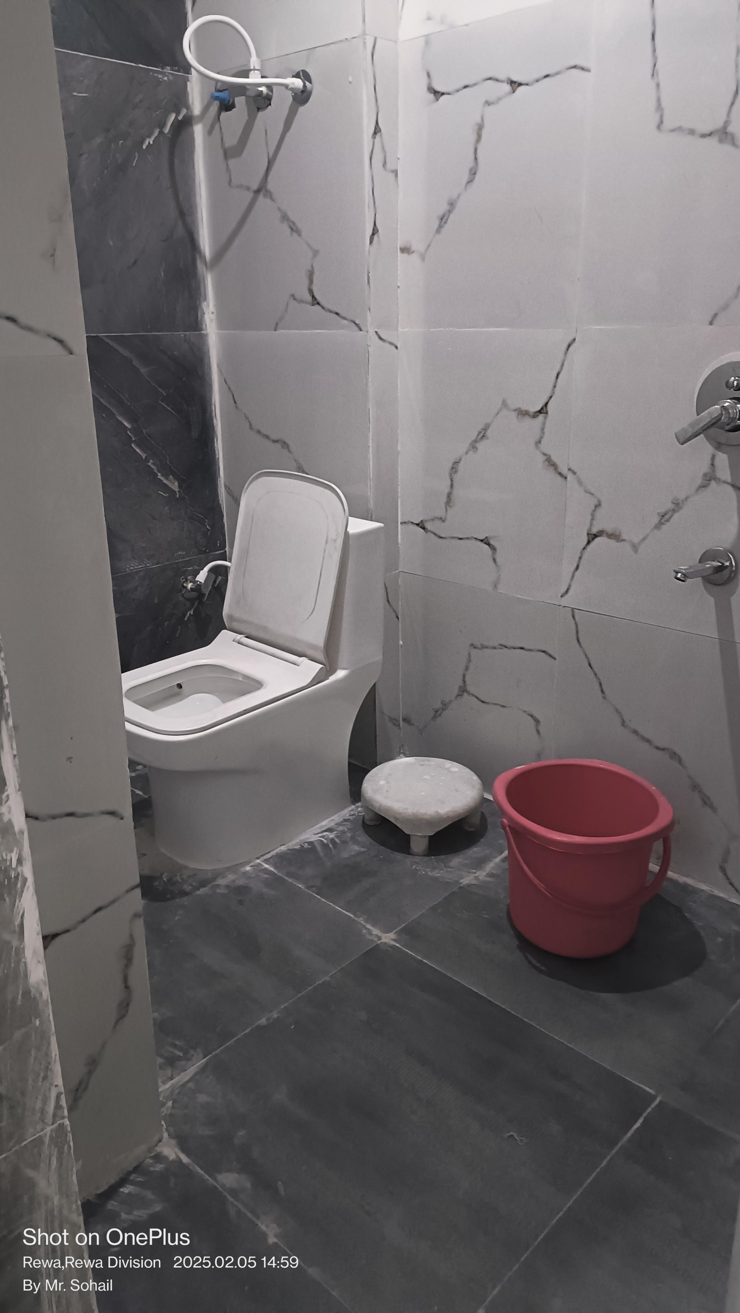 Hotel Kailash - Tap to explore photos