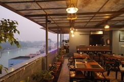 Hotel Ganga Vibes@Har Ki Pauri Road