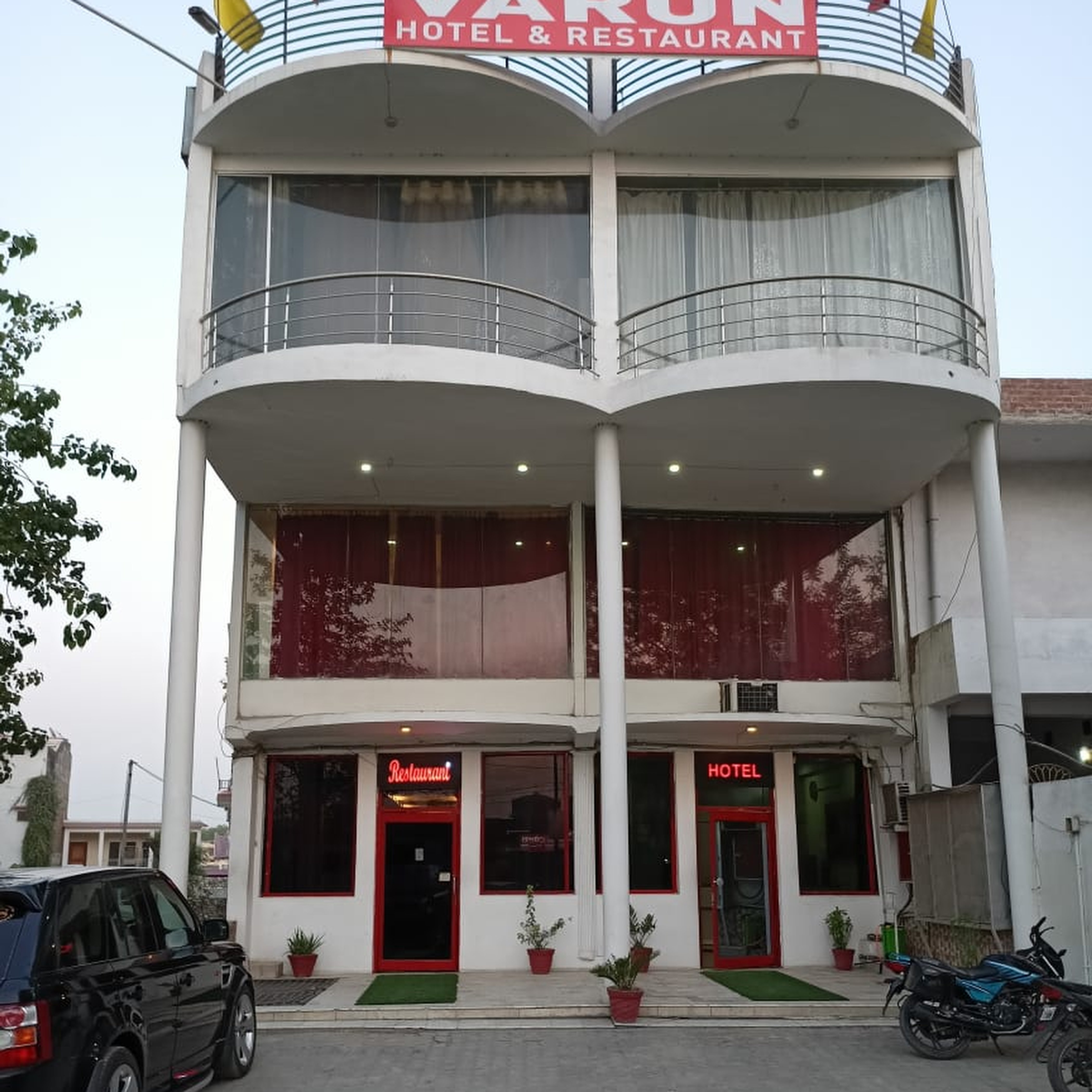Hotel Varun and Restaurant By  WB Hotels Jaunpur UP