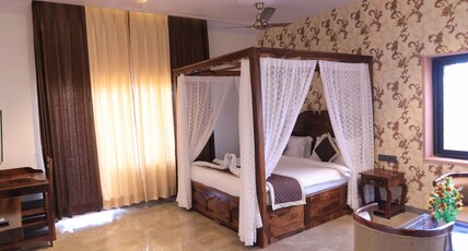 Chauhan Sheraton by Real Comforts Room Type - Super Deluxe Room With Balcony