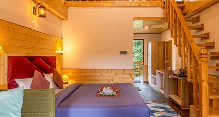 Getaway Stays Manali | River-view Rooms Room Type - Hilltop Attic with River and Mountain View