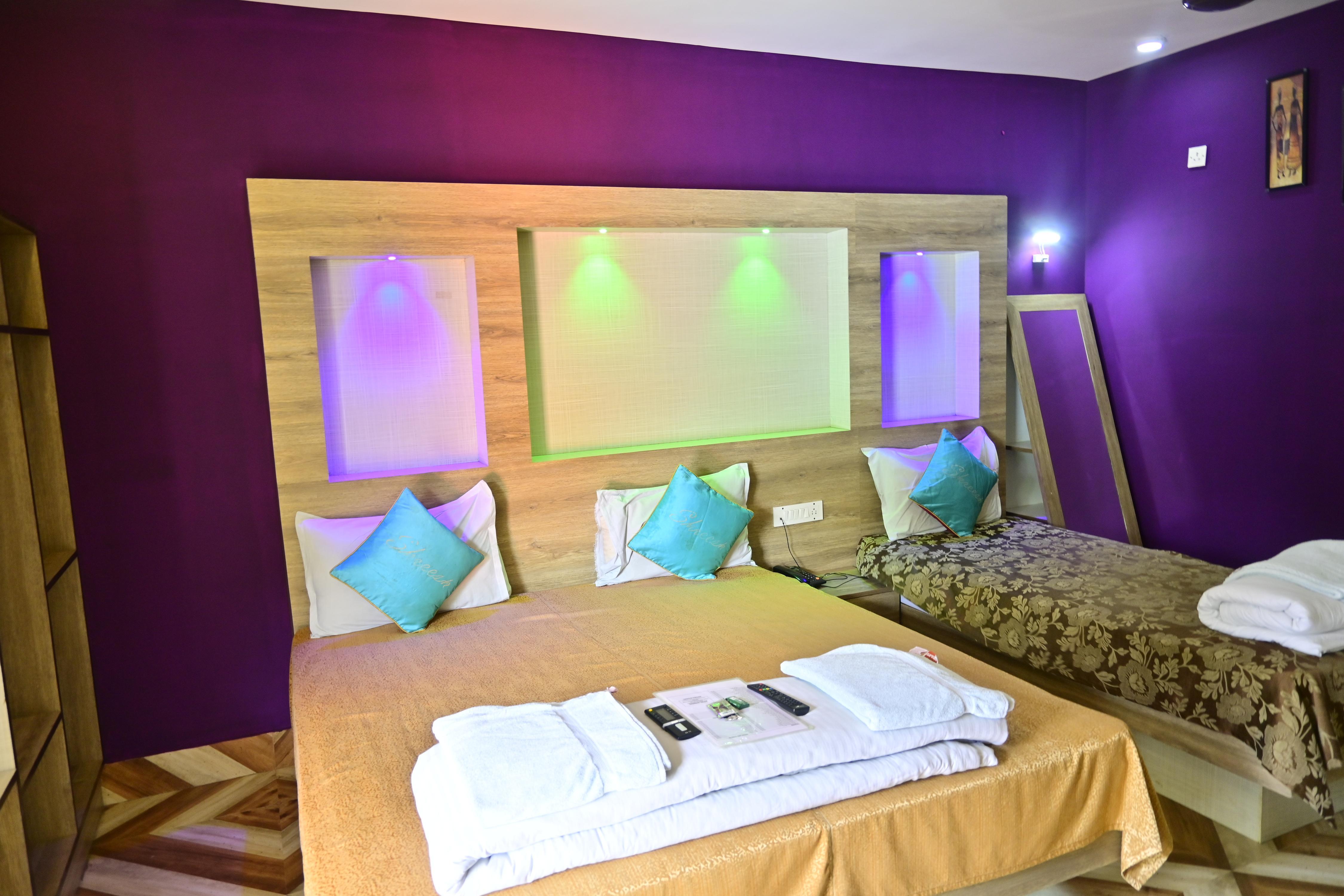 Hotel Shreesh - Tap to explore photos