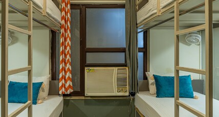 Madpackers Rishikesh Laxman Jhula  Room Type - Bed in 4-bed Mixed Ensuite Block A