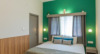 Madpackers Rishikesh Laxman Jhula  Room Type - Superior King Ensuite Block A