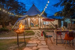 Everest Base Camp, Near George Everest House (Luxe Cottages)