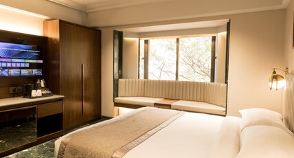 Sai Leela Hotel  Near NESCO Room Type - Executive Room