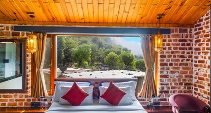Granny's Den Resort Room Type - Royal suit