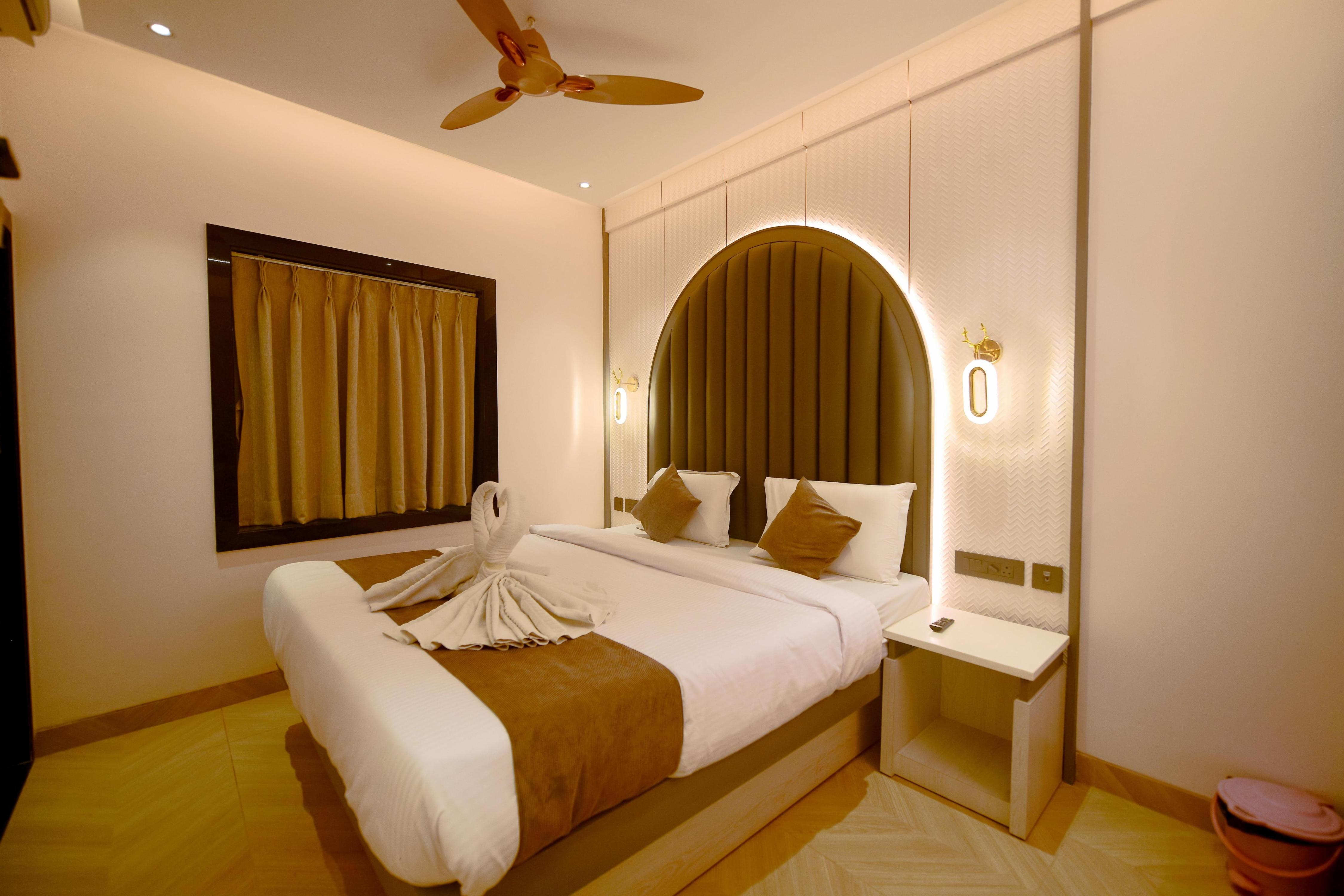 Hotel PulinPuri - Tap to explore photos