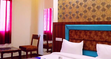 Hotel Royal Villa II Near Golden Temple Room Type - Deluxe Room
