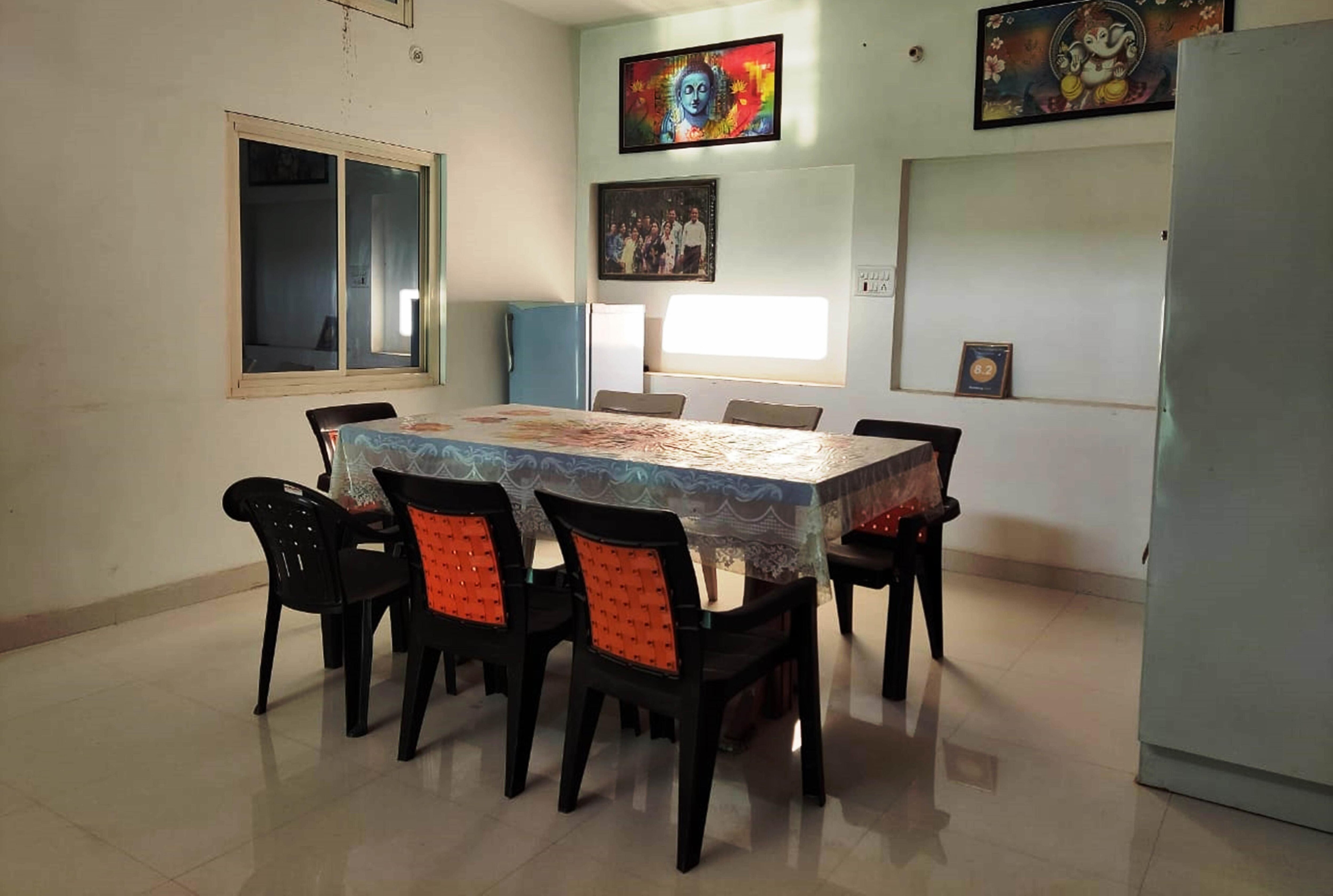 RAMDARWAR HOMESTAY - Tap to explore photos