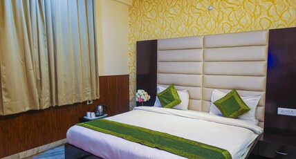 Hotel The Leaf Room Type - Deluxe Double Room