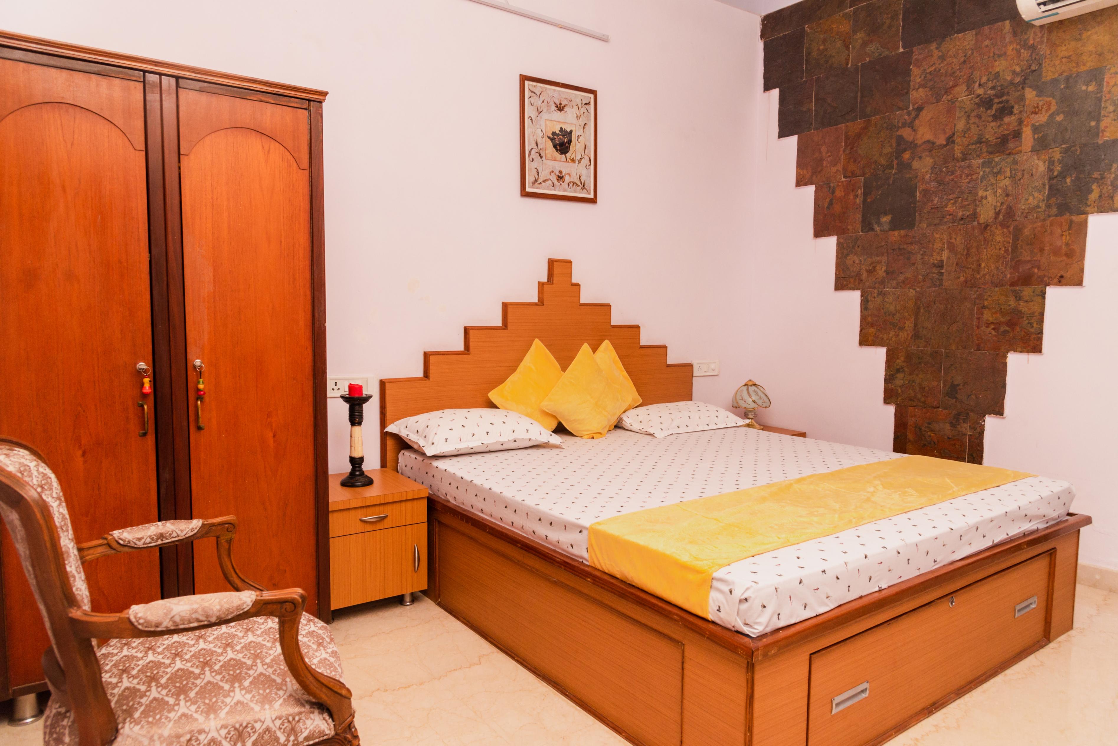 Abhimanyu Mansion| Luxury Heritage Stay with Garden and Sitout - Tap to explore photos