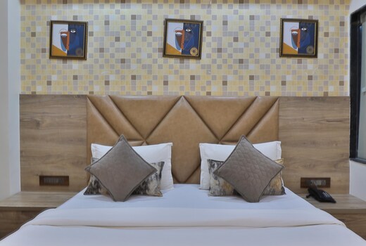 Hotel The Grand Radhey