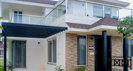 White Mist by NAVA Room Type - Hill View Garden Villa 3 Bedroom White Mist by NAVA Room Type - Hill View Garden Villa 3 Bedroom
