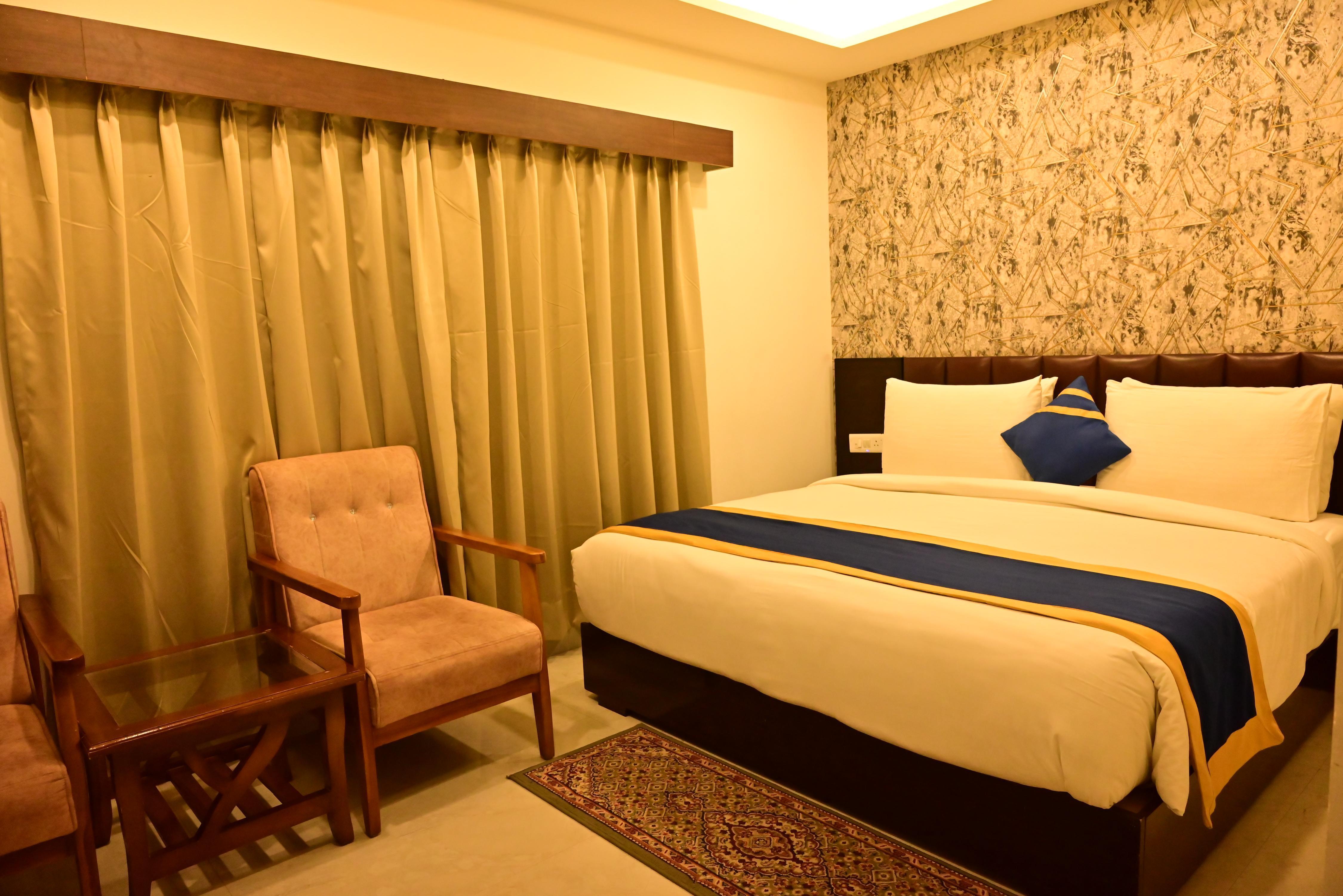 Hotel Neelkanth - Tap to explore photos