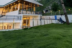 Mountain Midst | Rooms with Balcony