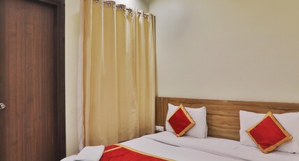 Hotel Aarya Room Type - Deluxe Room