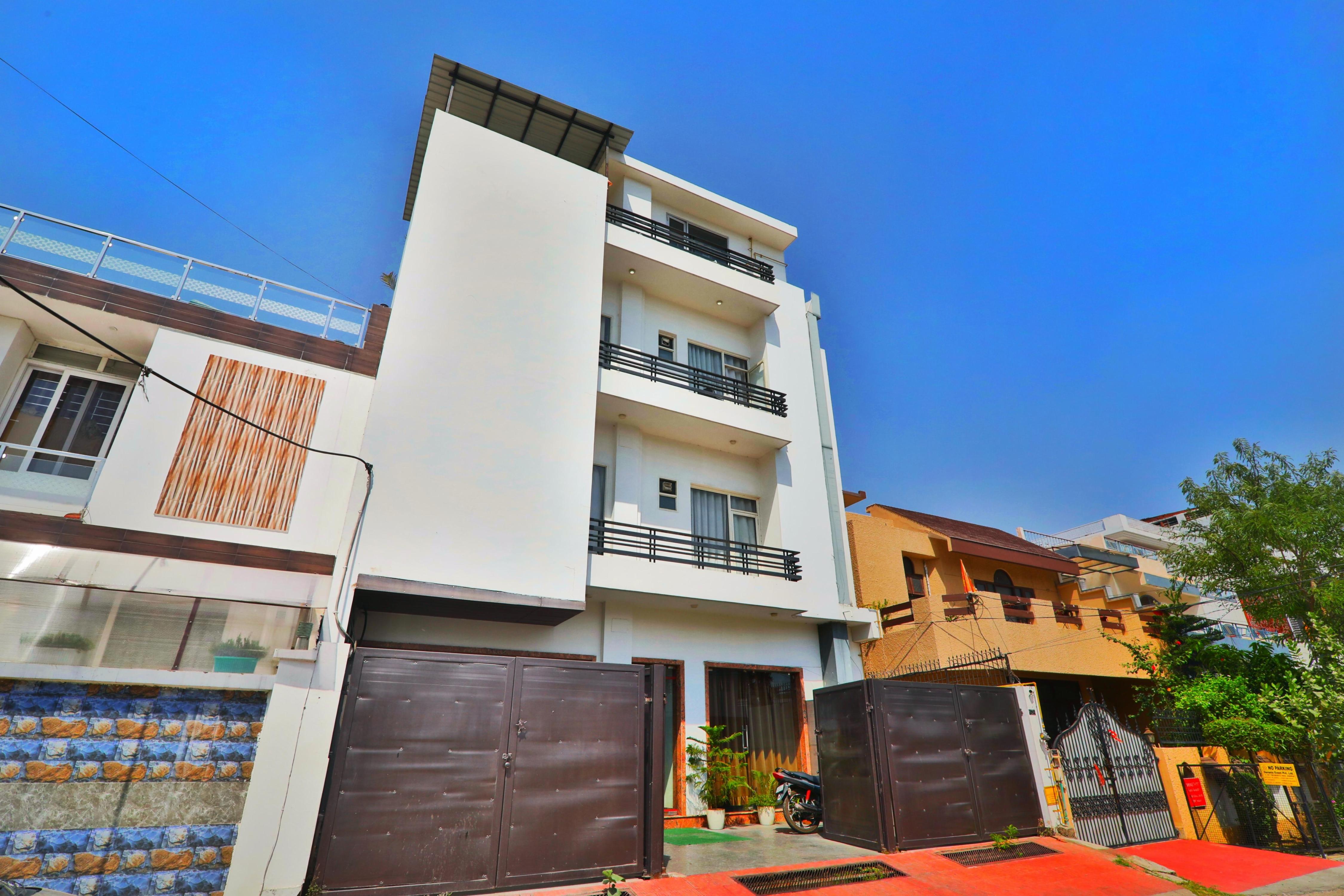 Hotel Aarya - Tap to explore photos
