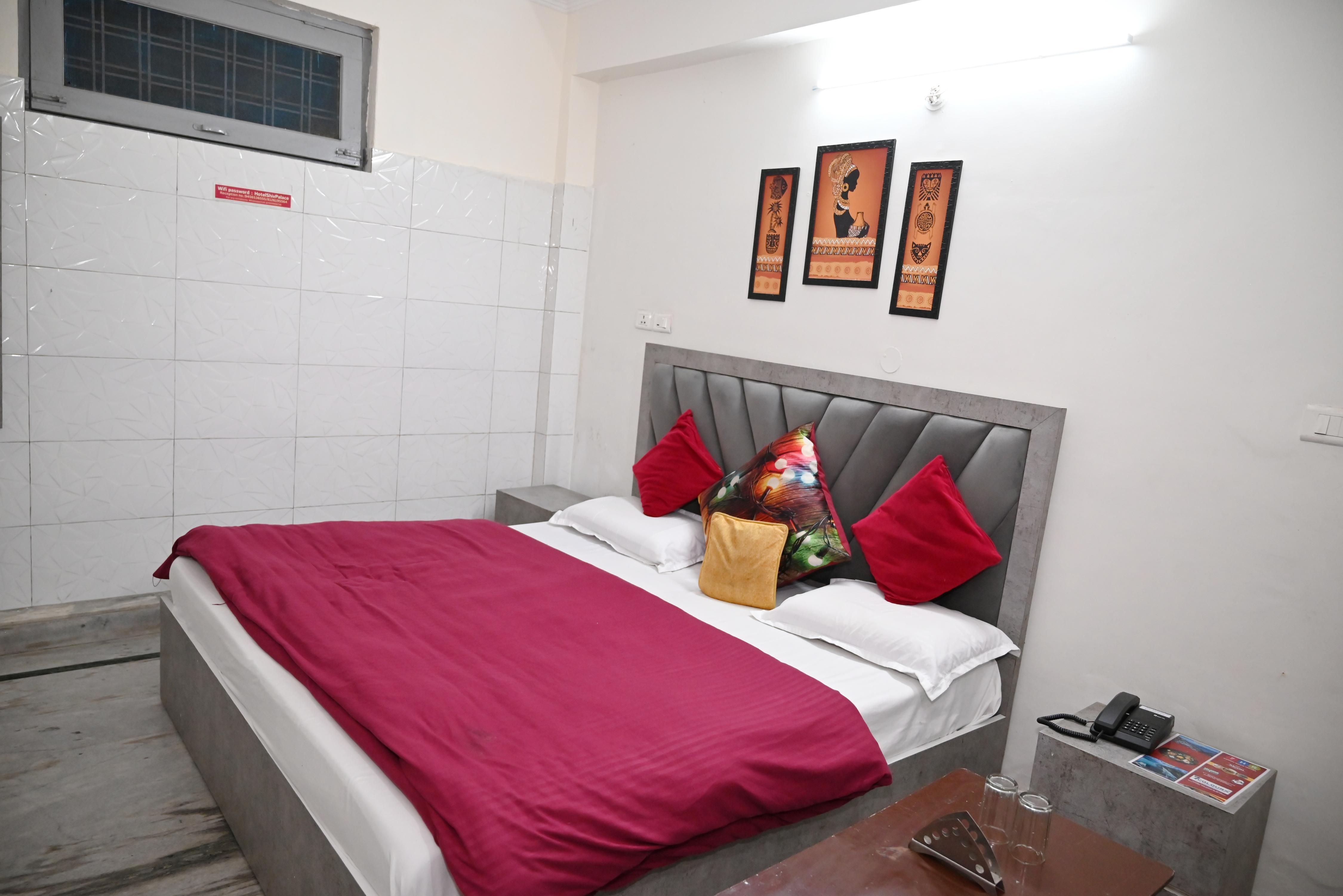 Hotel Shiv Palace Room Type - Standard Room