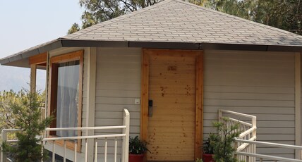 The Woods Retreat Room Type - Hexagon Mountain View Luxury Cottage